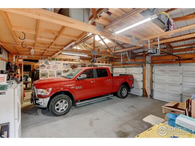 YOU PARK A FULL SIZED PICKUP INSIDE.