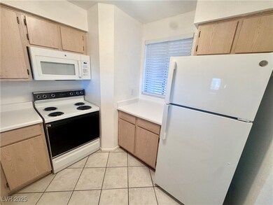 2064 Mesquite Ln unit 102, Laughlin, NV 89029 - photo 2