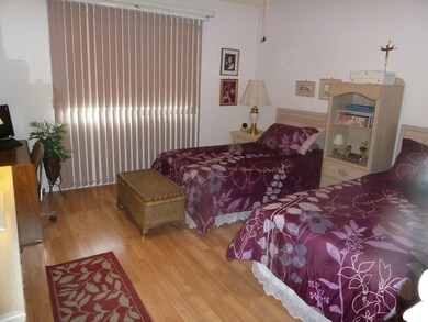 10898 W Santa fe Dr, Sun City, AZ 85351 - photo 5