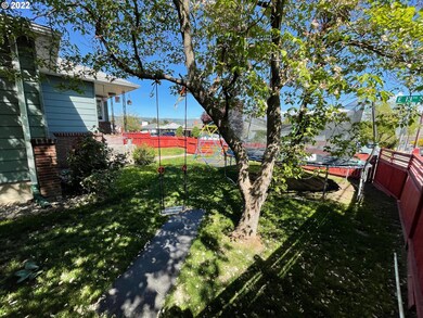1628 E 13th St, the Dalles, OR 97058 - photo 4