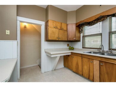 616 18th St SE, Cedar Rapids, IA 52403 - photo 6
