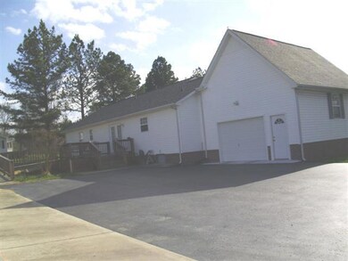 805 Mapleview Dr, Shelbyville, TN 37160 - photo 2