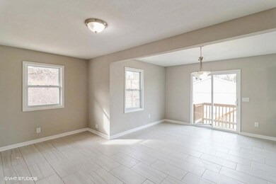 2132 SE 8th St, Des Moines, IA 50315 - photo 7