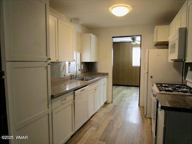 1031 N 43rd Cir, Show Low, AZ 85901 - photo 4