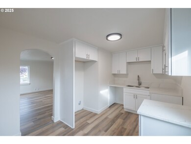 2194 Vaughn Ave NE, Salem, OR 97305 - photo 7