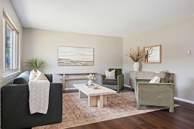 03 - Living Room