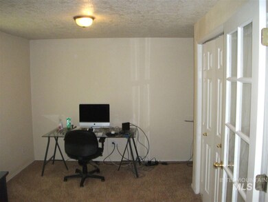 413 Summer Ct, Nampa, ID 83686 - photo 2