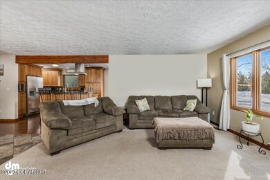 07-Living Room 20230331-DW-4397