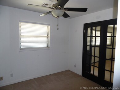 1008 E 10th St, Cushing, OK 74023 - photo 3