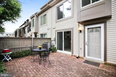 9405 Chadburn Place, Montgomery Village, MD 20886 - photo 4