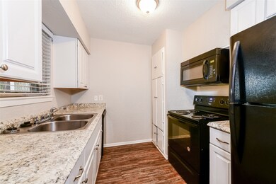 5721 Melanite Ave, Houston, TX 77053 - photo 5