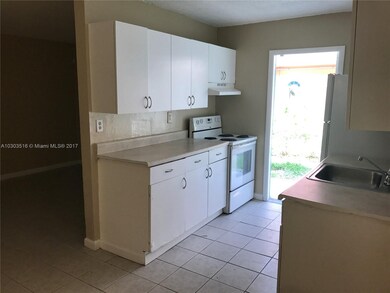 632 SW 16th Ave unit 2, Fort Lauderdale, FL 33312 - photo 4