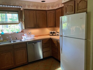 4 Olde Coach Rd, Derry, NH 03038 - photo 3