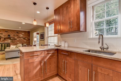 1805 Queensguard Rd, Silver Spring, MD 20906 - photo 6