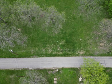 601 E Lake St, Ennis, TX 75119 - photo 3