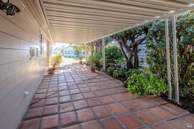 Private front porch with fountain