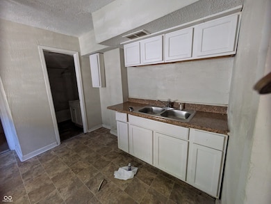 1150 Eugene St, Indianapolis, IN 46208 - photo 5
