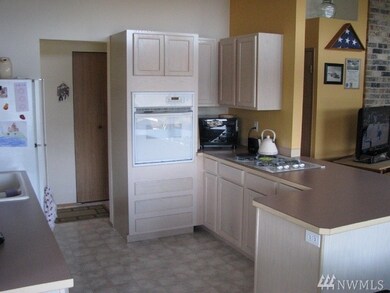 8020 Wayne Ave, Stanwood, WA 98292 - photo 4