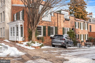 1319 34th St NW, Washington, DC 20007 - photo 4