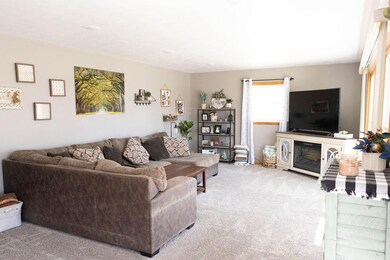 1416 E 4th Ave, Mitchell, SD 57301 - photo 4