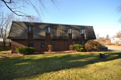 24 Robert Ct unit H, Manchester, NH 03103 - photo 2