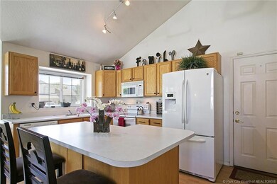 8416 S Water Pointe Dr, West Jordan, UT 84088 - photo 7