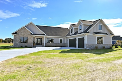 N66W34839 Baltic Pass, Oconomowoc, WI 53066 - photo 2