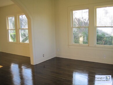 629 E Weinert St, Seguin, TX 78155 - photo 7