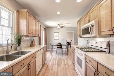 5008 King Solomon Dr, Annandale, VA 22003 - photo 6