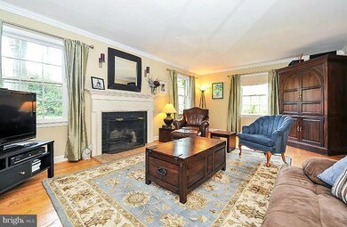 300 Crown View Dr, Alexandria, VA 22314 - photo 3