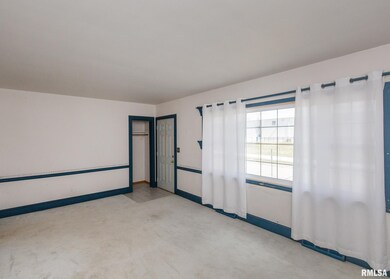 1526 N Clark St, Davenport, IA 52804 - photo 3