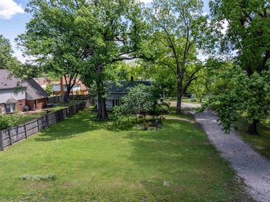 3292 Sycamore View Rd, Memphis, TN 38134 - photo 4