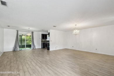 1-web-or-mls-Turtle Creek Dr-006