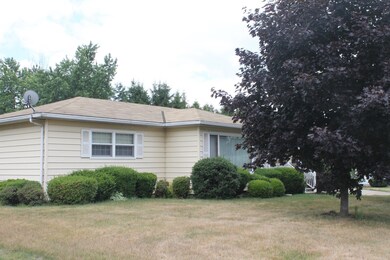 4 Hemlock St, Dupont, PA 18641 - photo 2