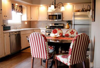 2757 Victoria Ln, Easton, PA 18045 - photo 7