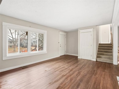 3214 SE 20th St, Des Moines, IA 50320 - photo 3