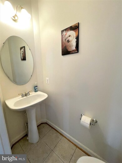 23101 Sycamore Farm Dr, Clarksburg, MD 20871 - photo 5