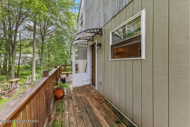 05-HomeView_Media-7128_Glouster_Rd.-#5