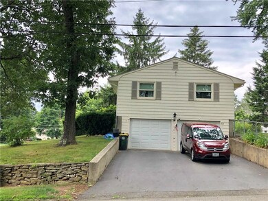 18 Valley View Dr, Greenville, RI 02828 - photo 2