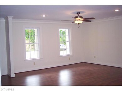 984 E Chamberlin Dr, Asheboro, NC 27205 - photo 4