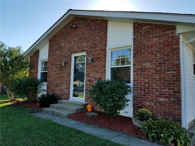 2046 Dawnshire Dr, Columbus, IN 47203 - photo 3