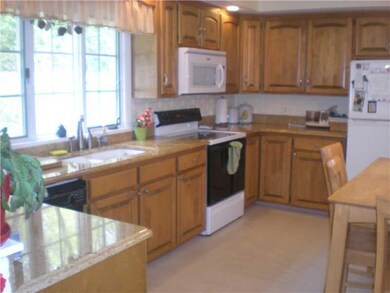 54 High Ridge Dr, Cumberland, RI 02864 - photo 4