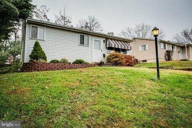 327 Vale Summit S, Laurel, MD 20724 - photo 3