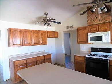 10841 Bella Vista Dr, El Paso, TX 79935 - photo 7