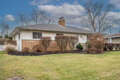 715 Latham Ct-34