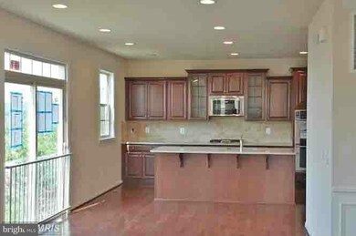 9056 Chynoweth St, Lorton, VA 22079 - photo 2