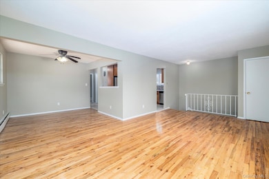 148-27 230th Place unit 2, Jamaica, NY 11413 - photo 2