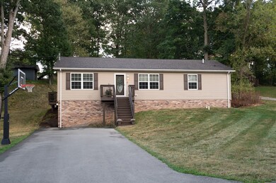 116 Autumn St, Aliquippa, PA 15001 - photo 2