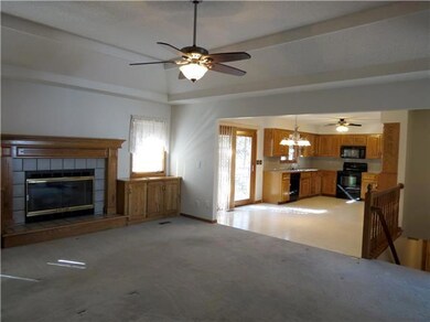 233 SW Seagull Ct, Lees Summit, MO 64082 - photo 2