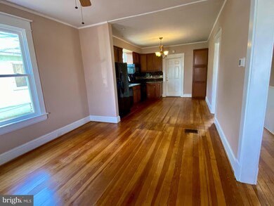 113 W 7th Ave, Ranson, WV 25438 - photo 4